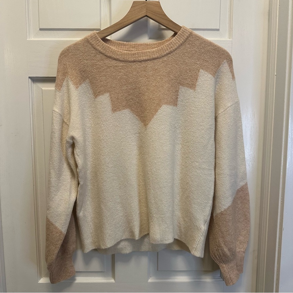 Lush Cream and‎ Tan Zigzag Sweater